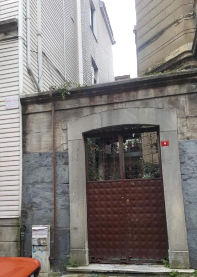 For Those Who Want To Be Close To Beyoglu Istiklal Street Apartman Isztambul Kültér fotó